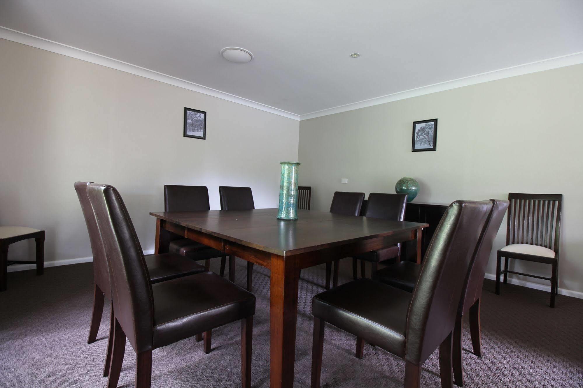 Snowy Mountains Resort And Function Centre Adaminaby Eksteriør billede