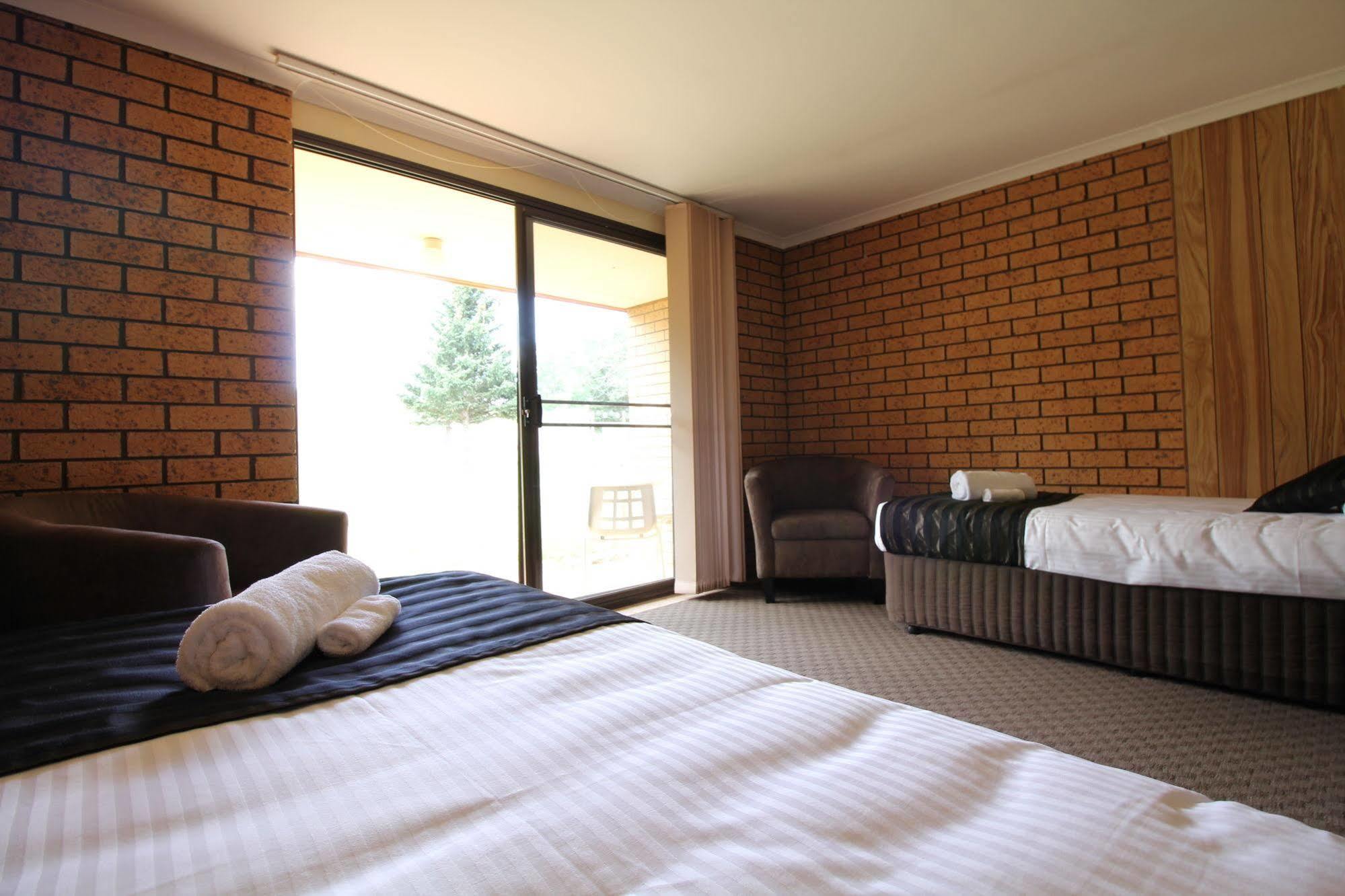 Snowy Mountains Resort And Function Centre Adaminaby Eksteriør billede